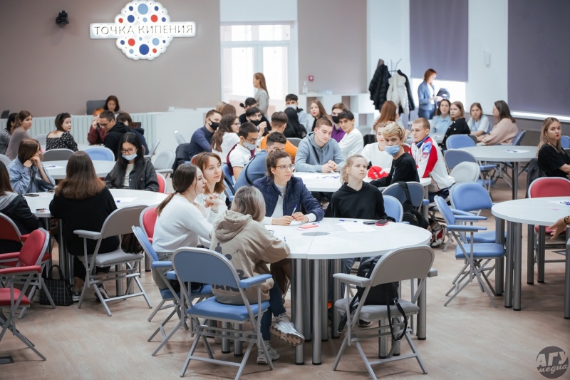 16 апреля в Астраханском государственном университете прошла креативная встреча форсайт-проекта "Лига Будущего" от Росмолодёжи. 